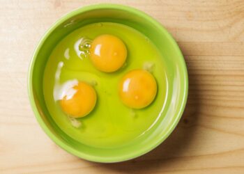 Is It Safe To Eat That Stringy White Thing in Raw Eggs?