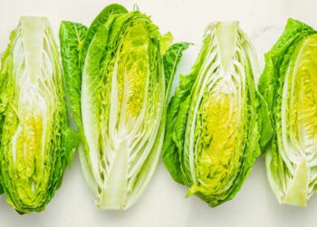 How To Wash Lettuce To Remove Dirt and Pesticides, According to Two Experts