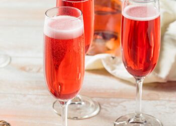 The 2-Ingredient Trader Joe’s Cocktail I’m Making All February Long