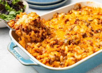 20 Easy Vintage Casserole Recipes To Make on Repeat