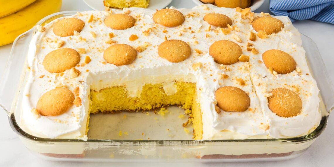 Easy Banana Pudding Poke Cake (Potluck Favorite!)