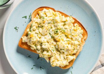 Dill Egg Salad Recipe (5 Minutes, 5 Ingredients)