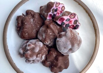 4-Ingredient Yogurt Clusters Recipe