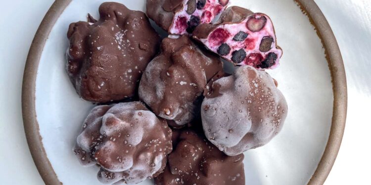 4-Ingredient Yogurt Clusters Recipe