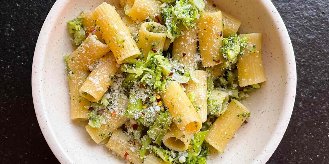 Broccoli Pasta Recipe (5 Ingredients, 20 Minutes)