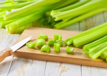 How to Wash Celery To Remove Dirt and Pesticides, According to an Expert