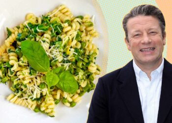 The 20-Minute Dinner Jamie Oliver Makes for His Family On Repeat