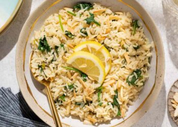 4-Ingredient Lemony Spinach Rice Recipe