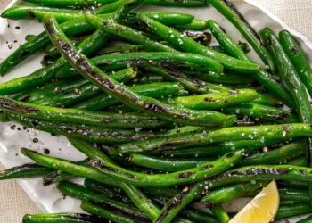 Charred Green Beans Recipe (12 Minutes, 2 Ingredients)