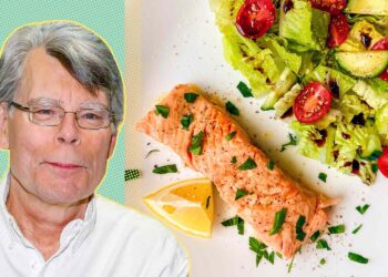 Stephen King’s 3-Minute Salmon Is a Dinnertime Game Changer