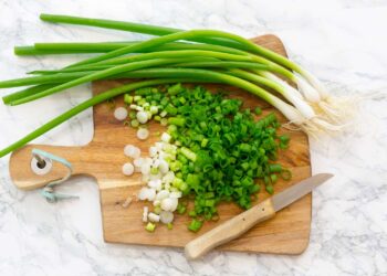 How To Wash Green Onions To Remove Dirt and Pesticides, According to Experts