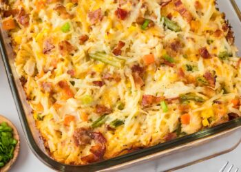Creamy Chicken Hashbrown Casserole (with Crispy Bacon!)