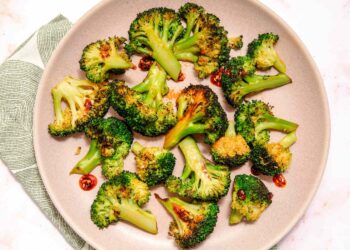 Chili Crisp Broccoli Recipe (2 Ingredients)