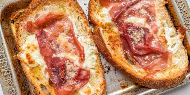 Ham and Cheese Toast Recipe (4 Ingredients)