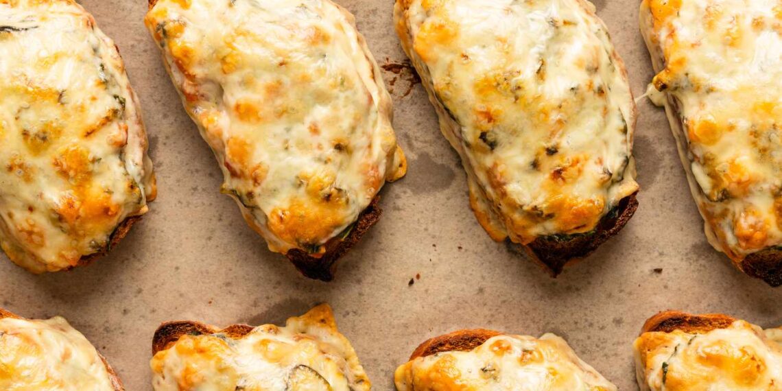 Soupy Toasts Recipe (5 Ingredients)