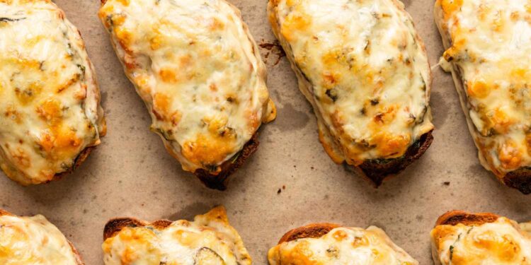 Soupy Toasts Recipe (5 Ingredients)