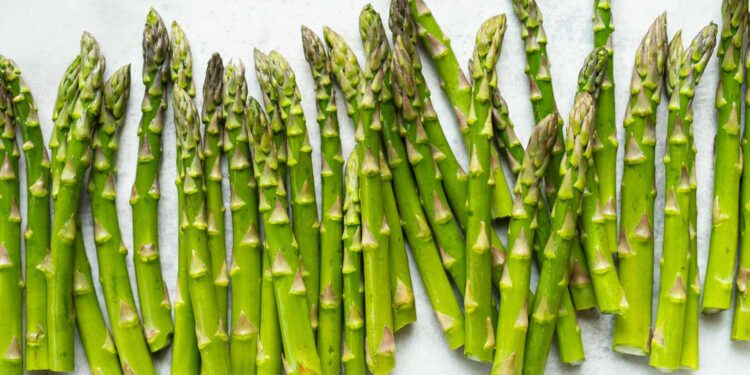 The Only Way You Should Store Asparagus, According to an Expert
