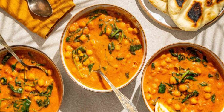 14 Dinners To Make With a Can of Chickpeas