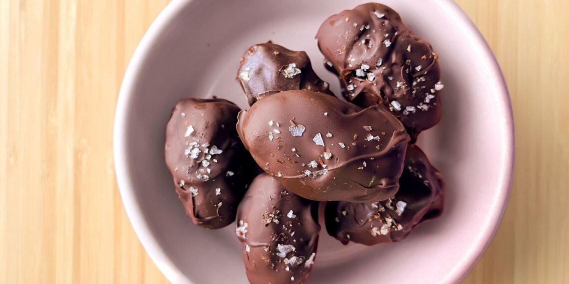 Tahini-Chocolate Dates Recipe (3 Ingredients)
