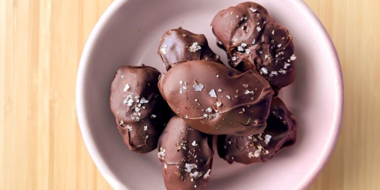 Tahini-Chocolate Dates Recipe (3 Ingredients)