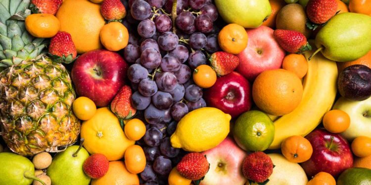 5 Fruits You Should Never Refrigerate, According to an Expert
