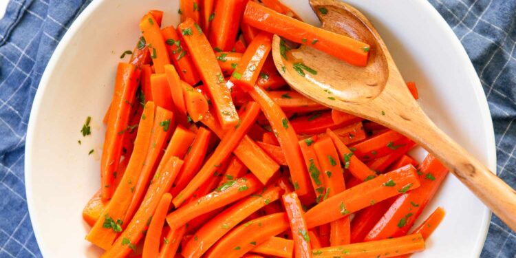 Herbed Carrots Recipe (10 Minutes, 3 Ingredients)