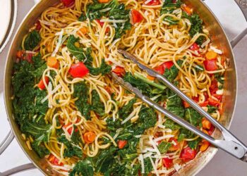 One-Pot Spaghetti with Kale Recipe (25 Minutes)