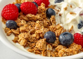 3-Ingredient Granola Recipe (20 Minutes)