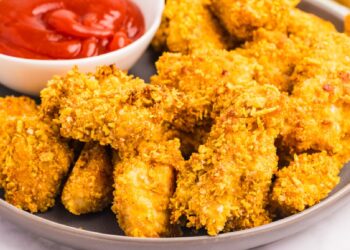 Cornflake Chicken Nuggets (Crunchy + Delicious!)